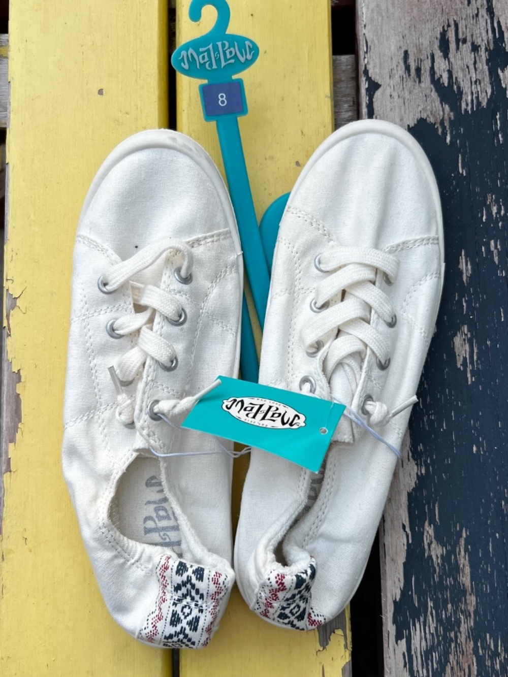 NWT MadLove Lennie White Flats, Size 8